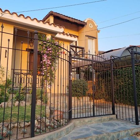 Hostal Las Rosas Salta Exteriér fotografie