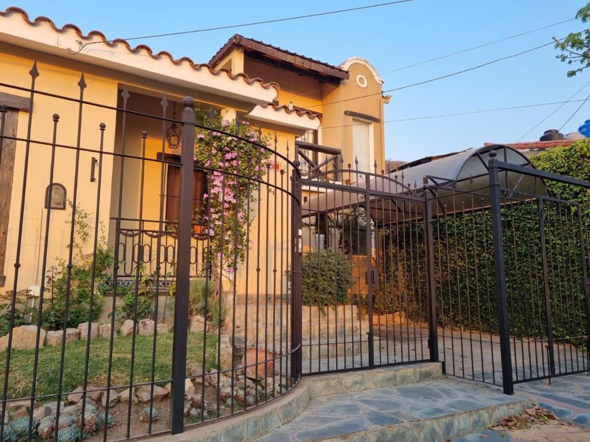 Hostal Las Rosas Salta Exteriér fotografie