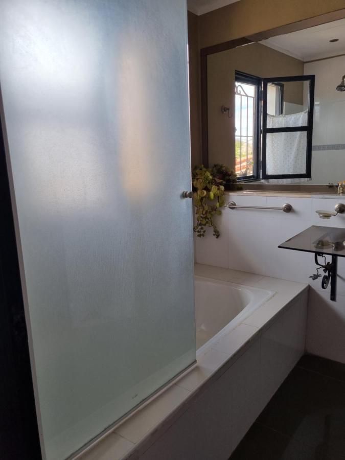 Hostal Las Rosas Salta Exteriér fotografie