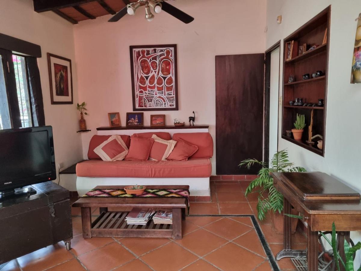 Hostal Las Rosas Salta Exteriér fotografie